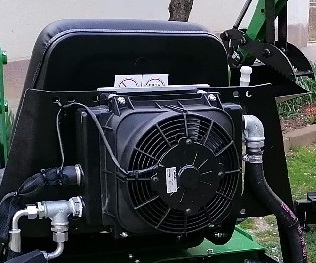 Chladič hydraulického oleja s ventilátorom